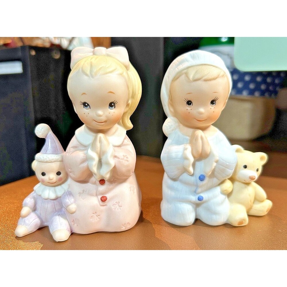 Vintage HOMCO Porcelain Praying Boy and Girl Figurine #1433 (1)